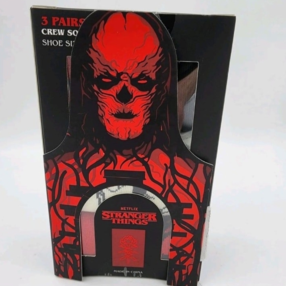 3 Pair Stranger Things Crew Socks In Gift Box - Picture 2 of 5